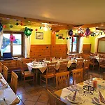 Berghuette Burgweghof Jugendgaestehaus
