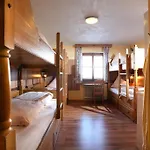 Berghuette Burgweghof Jugendgaestehaus *