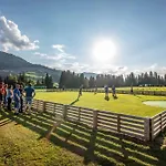 Хостел Berghuette Burgweghof Jugendgaestehaus *