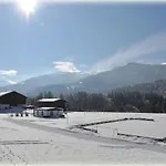 Хостел Berghuette Burgweghof Jugendgaestehaus *