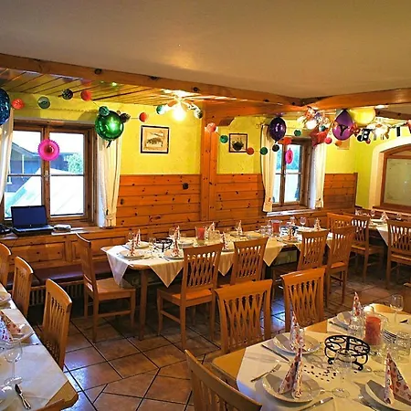 Berghuette Burgweghof Jugendgaestehaus