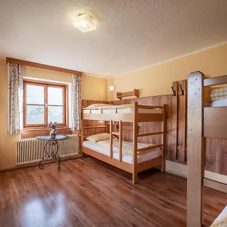 Berghuette Burgweghof Jugendgaestehaus Hostel Westendorf