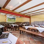 Berghuette Burgweghof Jugendgaestehaus Vandrarhem