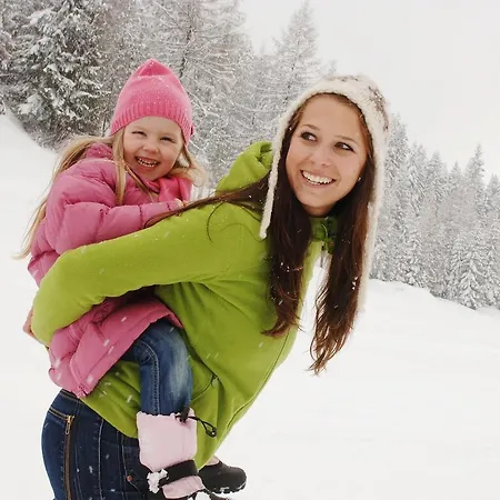 Berghuette Burgweghof Jugendgaestehaus Hostel