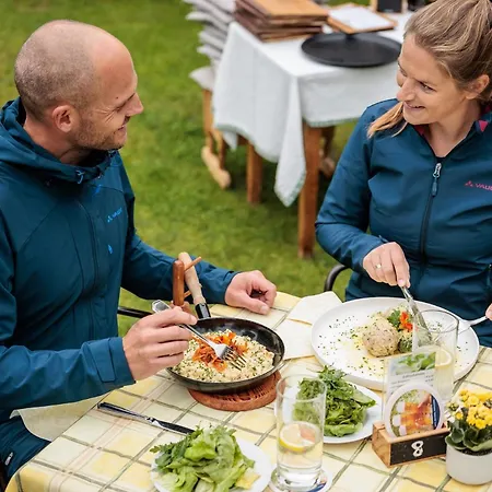 Berghuette Burgweghof Jugendgaestehaus وستندورف