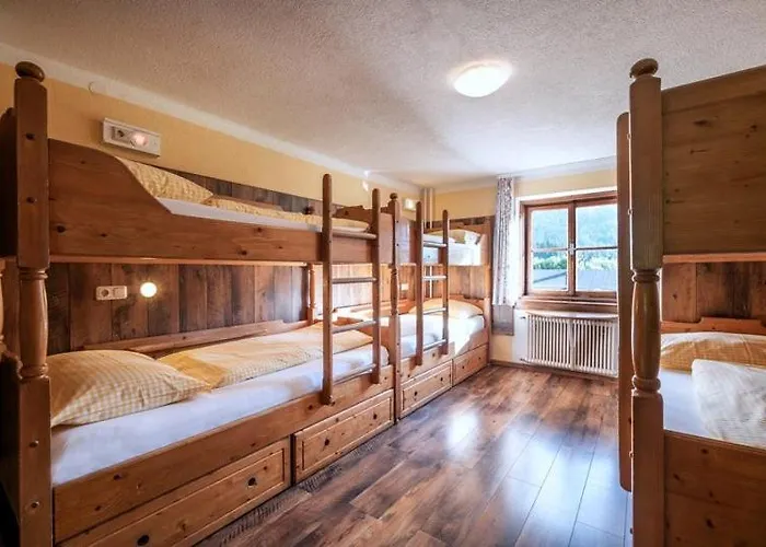 Berghuette Burgweghof Jugendgaestehaus