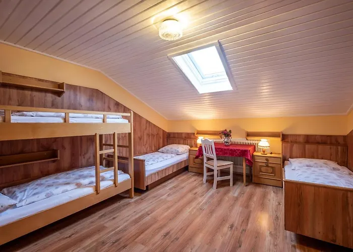 بيت شباب Berghuette Burgweghof Jugendgaestehaus وستندورف