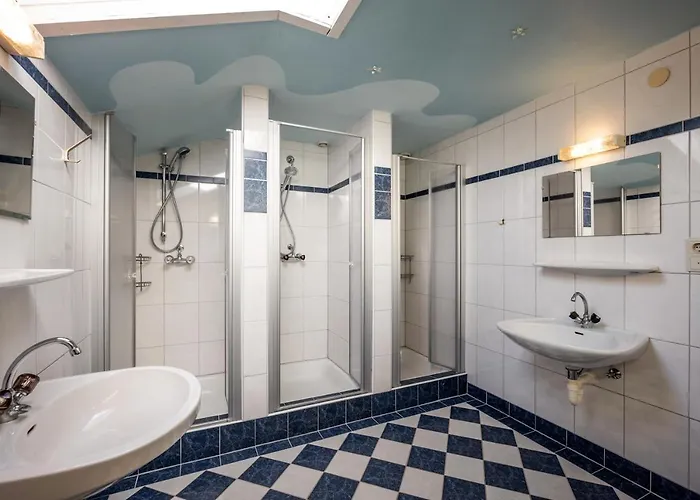 بيت شباب Berghuette Burgweghof Jugendgaestehaus