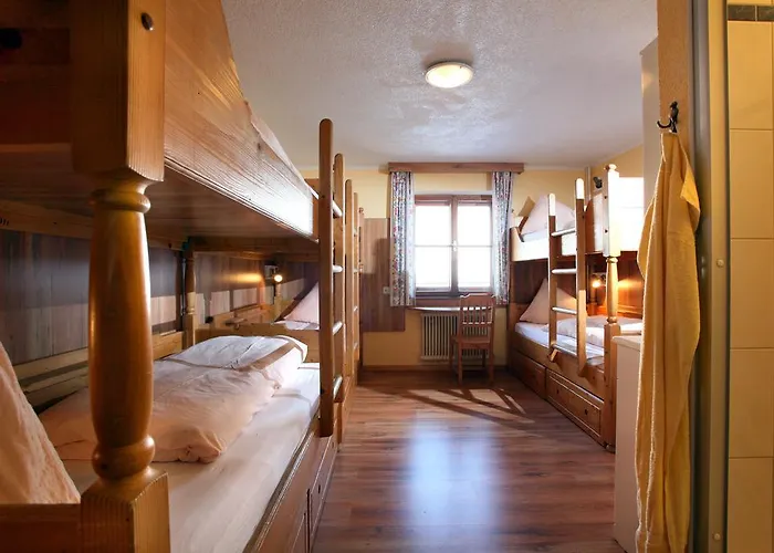 Berghuette Burgweghof Jugendgaestehaus *