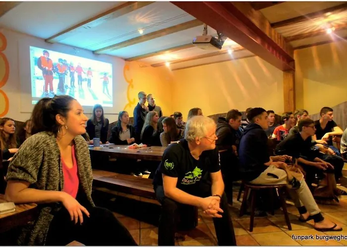 بيت شباب Berghuette Burgweghof Jugendgaestehaus