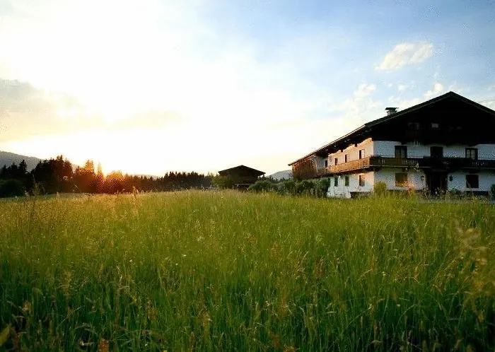 Berghuette Burgweghof Jugendgaestehaus وستندورف