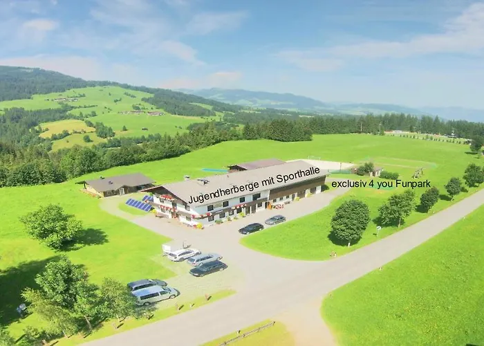 Berghuette Burgweghof Jugendgaestehaus بيت شباب