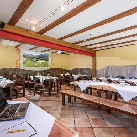 Berghuette Burgweghof Jugendgaestehaus Hostel