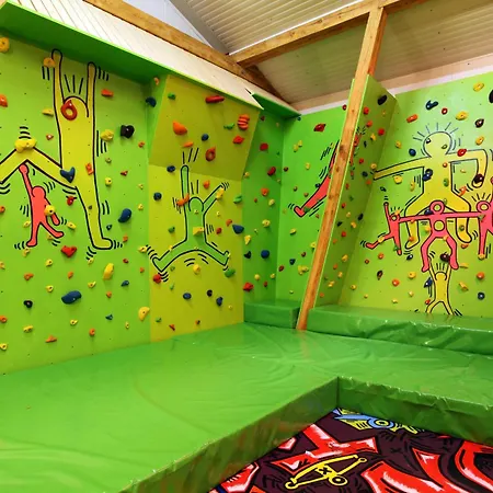 Berghuette Burgweghof Jugendgaestehaus بيت شباب