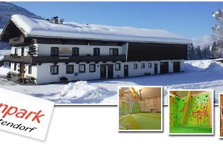 Berghuette Burgweghof Jugendgaestehaus Hostel Westendorf